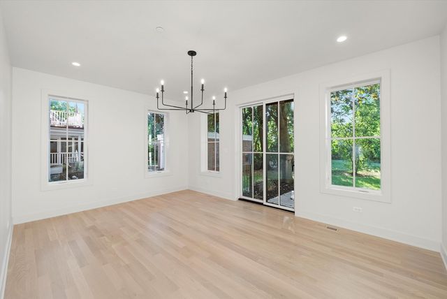 1037 Belleforte Avenue, Oak Park, IL 60302