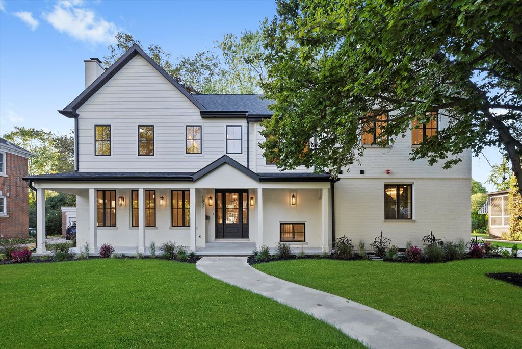 1037 Belleforte Avenue, Oak Park, IL 60302