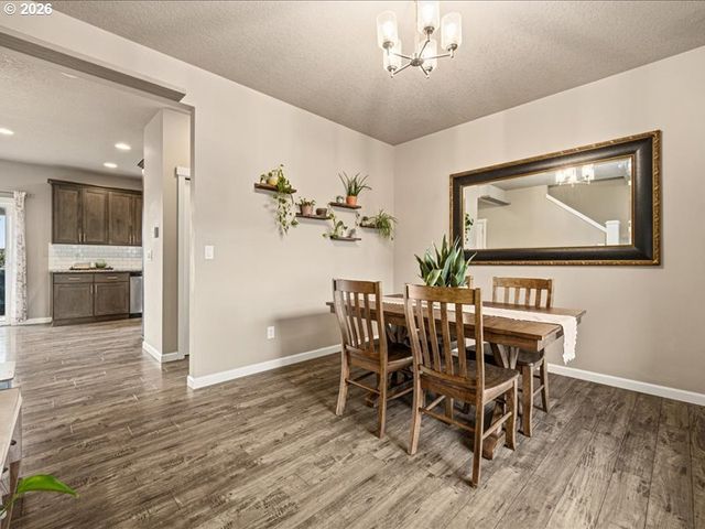424 Sw MT ST HELENS St, Mc Minnville, OR 97128