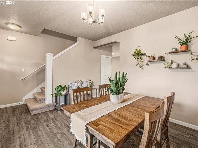 424 Sw MT ST HELENS St, Mc Minnville, OR 97128