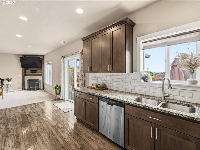 424 Sw MT ST HELENS St, Mc Minnville, OR 97128