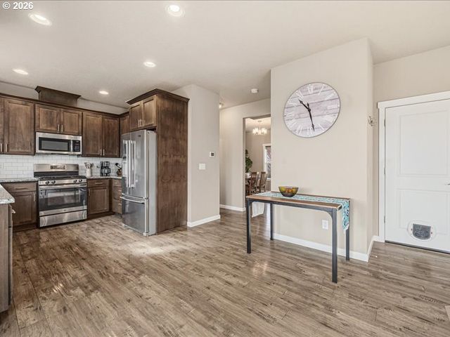 424 Sw MT ST HELENS St, Mc Minnville, OR 97128
