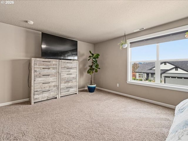 424 Sw MT ST HELENS St, Mc Minnville, OR 97128