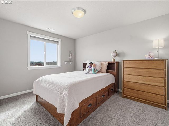 424 Sw MT ST HELENS St, Mc Minnville, OR 97128