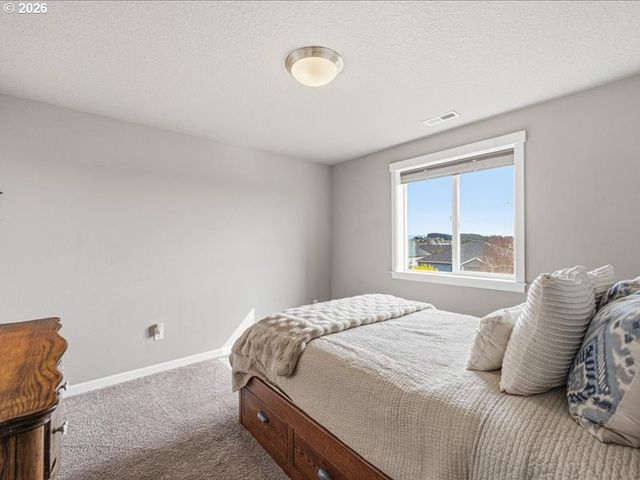 424 Sw MT ST HELENS St, Mc Minnville, OR 97128