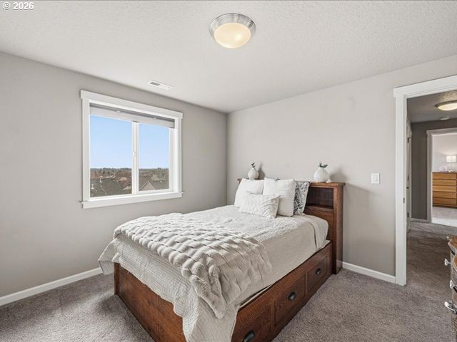 424 Sw MT ST HELENS St, Mc Minnville, OR 97128