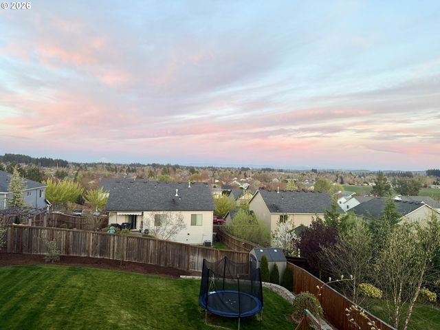 424 Sw MT ST HELENS St, Mc Minnville, OR 97128