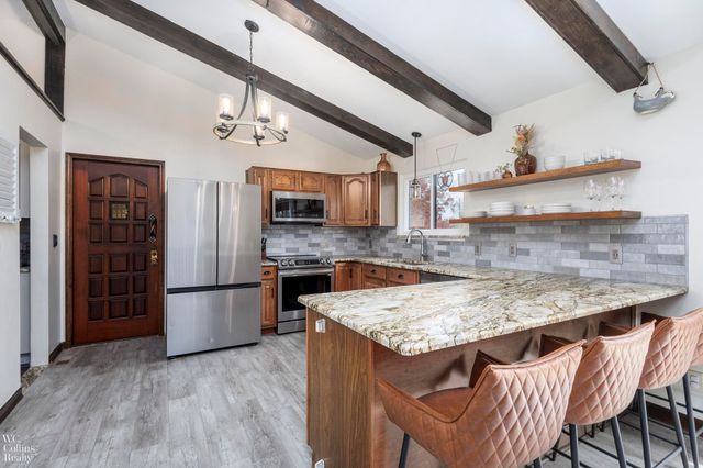 9059 Sandy Ridge Drive, White Lake, MI 48386