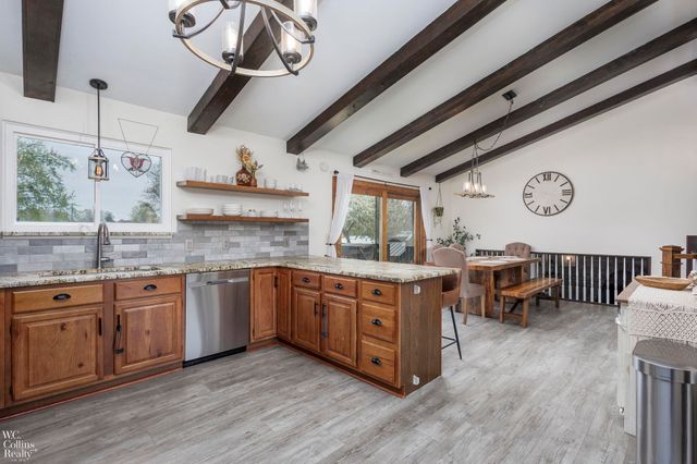 9059 Sandy Ridge Drive, White Lake, MI 48386