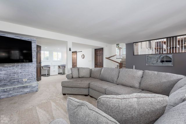 9059 Sandy Ridge Drive, White Lake, MI 48386