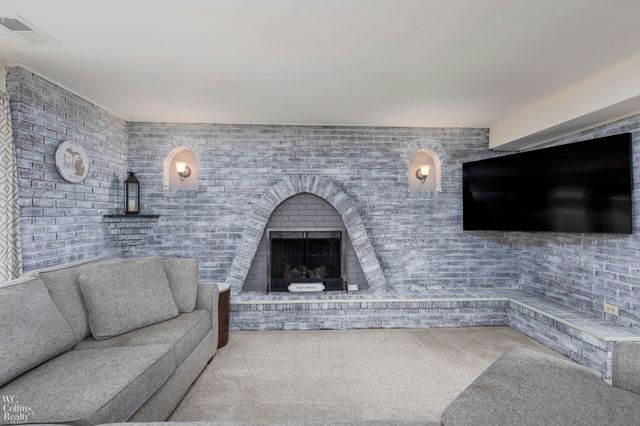 9059 Sandy Ridge Drive, White Lake, MI 48386
