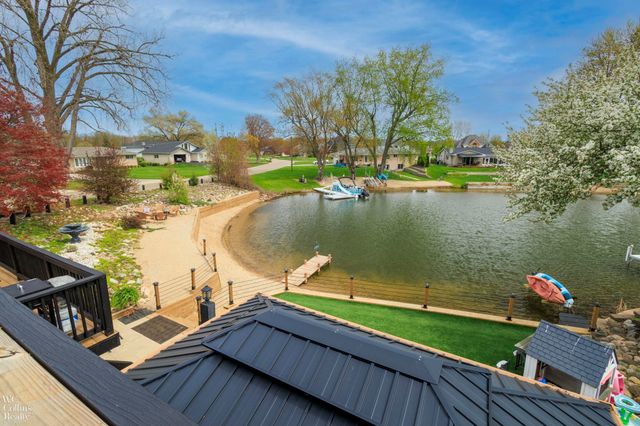 9059 Sandy Ridge Drive, White Lake, MI 48386