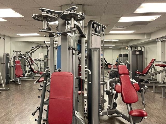 33 Pond Ave 908, Brookline, MA 02445