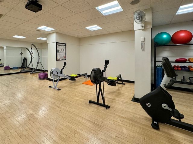 33 Pond Ave 908, Brookline, MA 02445