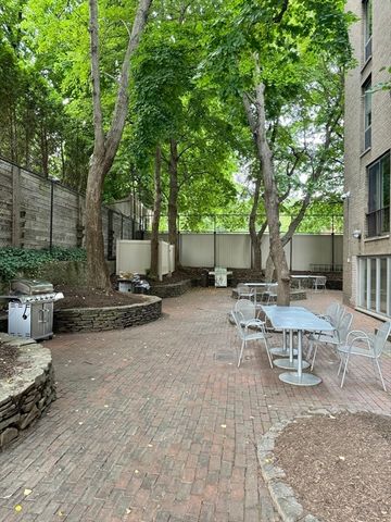 33 Pond Ave 908, Brookline, MA 02445