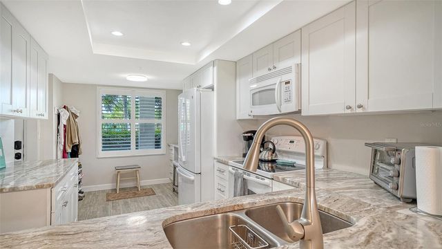 9320 CLUBSIDE CIRCLE 2106, Sarasota, FL 34238