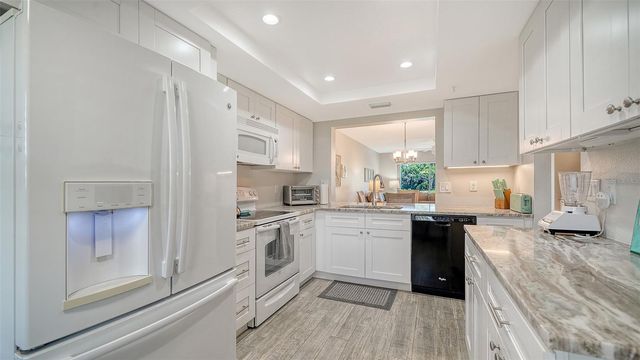 9320 CLUBSIDE CIRCLE 2106, Sarasota, FL 34238