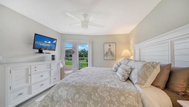 9320 CLUBSIDE CIRCLE 2106, Sarasota, FL 34238