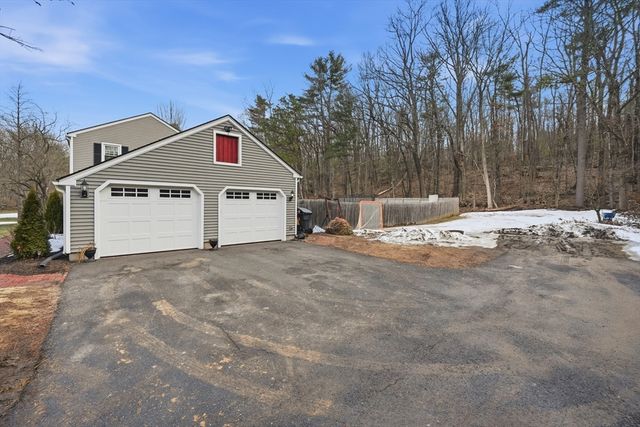 1173 E Mountain Rd, Westfield, MA 01085