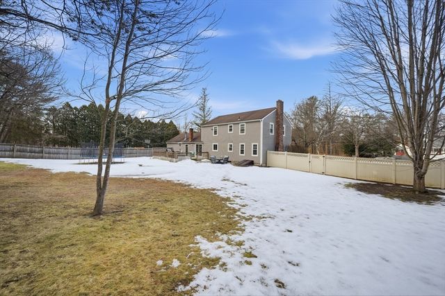 1173 E Mountain Rd, Westfield, MA 01085