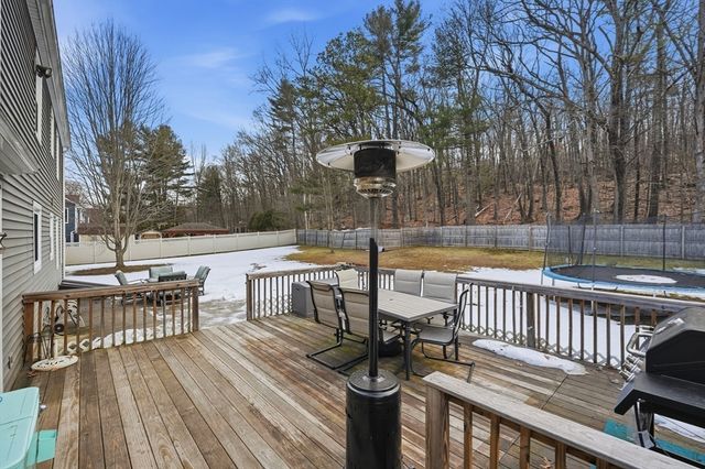 1173 E Mountain Rd, Westfield, MA 01085