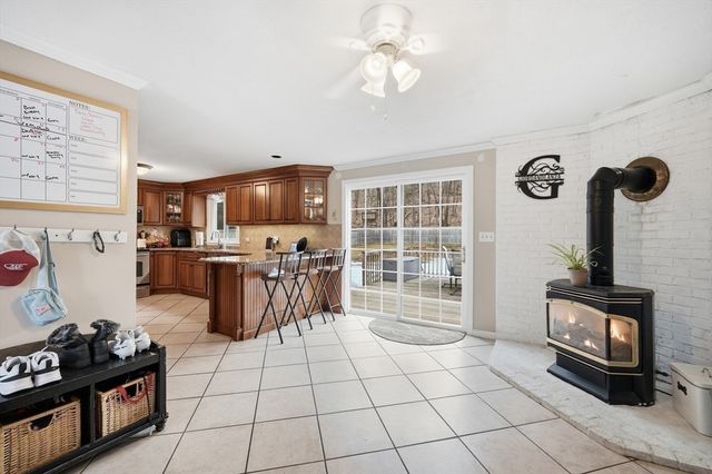 1173 E Mountain Rd, Westfield, MA 01085