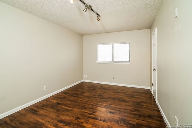6735 Sunlit Pass Drive, San Antonio, TX 78239