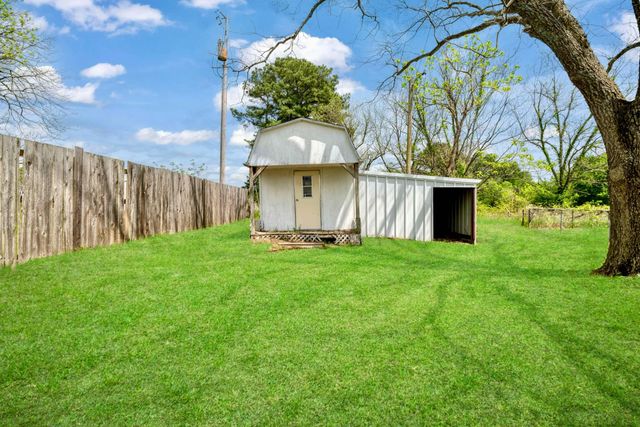120 N Douglas Street, Bogata, TX 75417