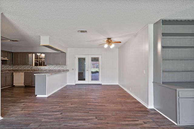 120 N Douglas Street, Bogata, TX 75417