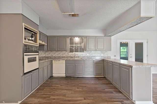 120 N Douglas Street, Bogata, TX 75417