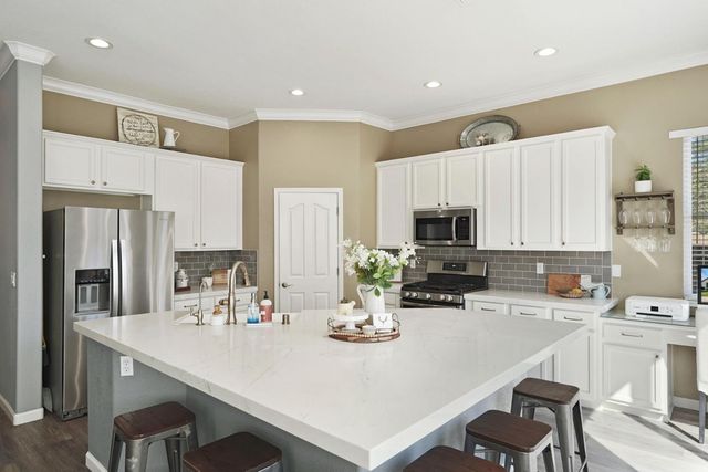 602 S Highland Ave, Ripon, CA 95366