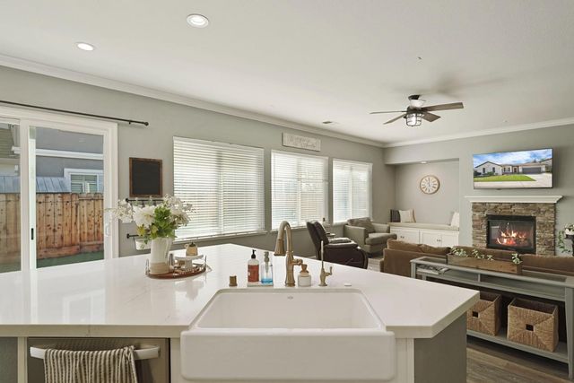 602 S Highland Ave, Ripon, CA 95366