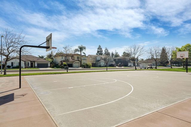 602 S Highland Ave, Ripon, CA 95366