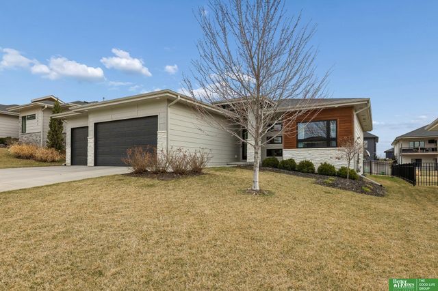 2513 N 186th Street, Elkhorn, NE 68022