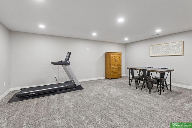 2513 N 186th Street, Elkhorn, NE 68022