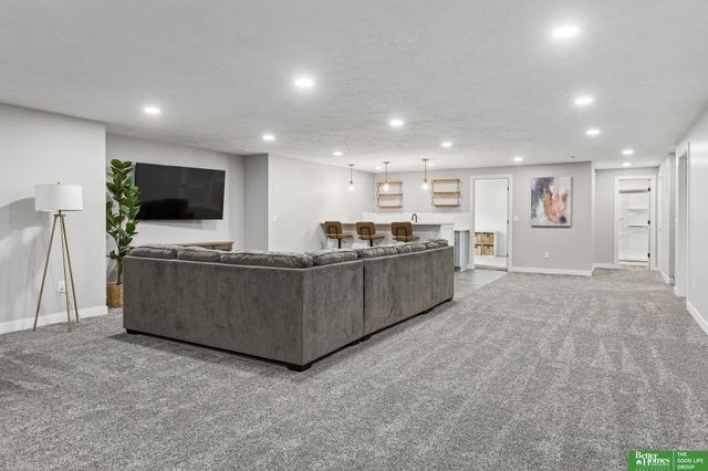 2513 N 186th Street, Elkhorn, NE 68022