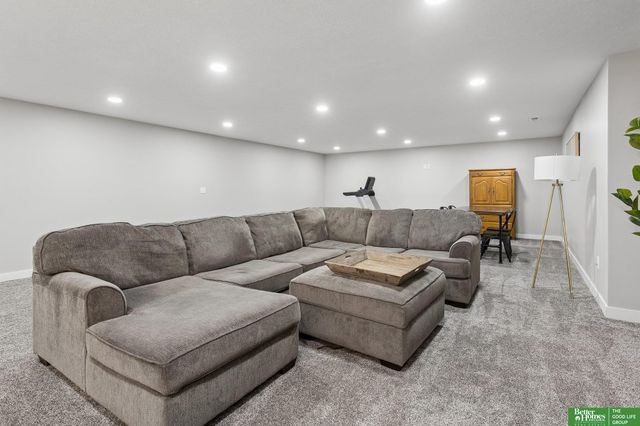 2513 N 186th Street, Elkhorn, NE 68022