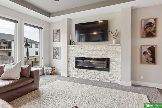 2513 N 186th Street, Elkhorn, NE 68022