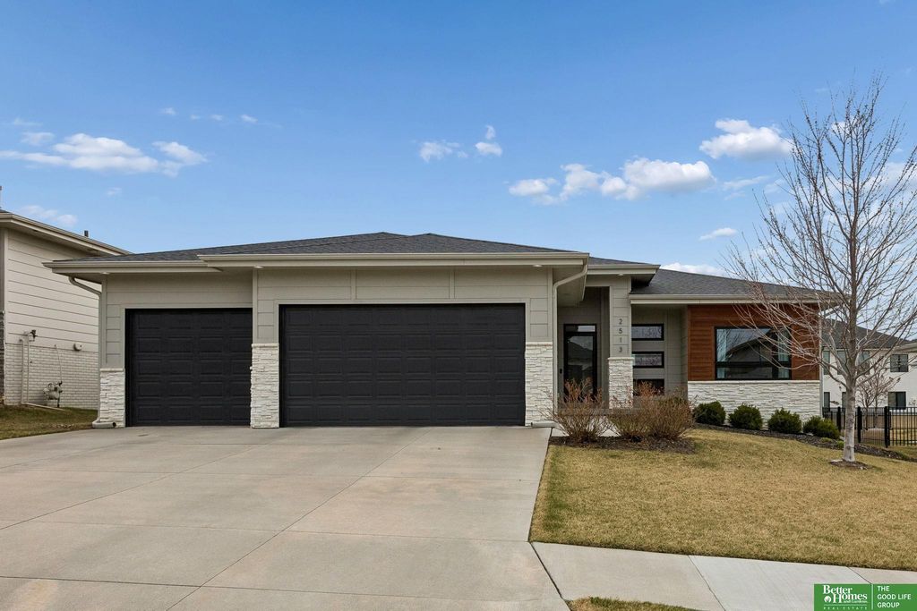 2513 N 186th Street, Elkhorn, NE 68022