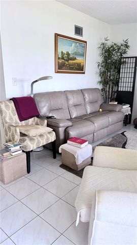 9794 N Belfort Circle 202, Tamarac, FL 33321
