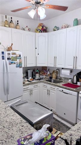 9794 N Belfort Circle 202, Tamarac, FL 33321