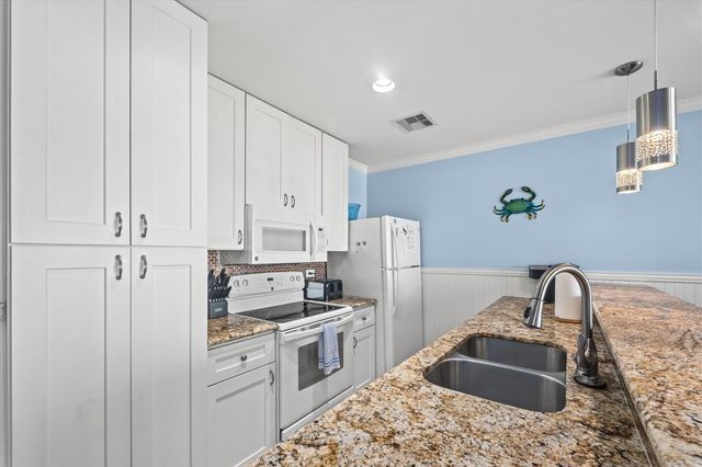 9520 Seawall Blvd 338, Galveston, TX 77554
