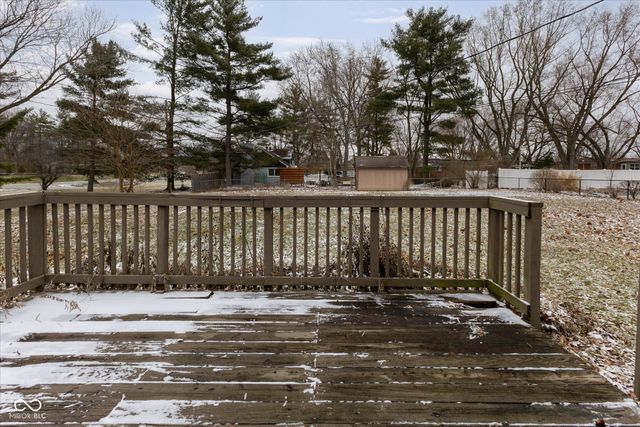 653 Russell Lake W Drive, Zionsville, IN 46077