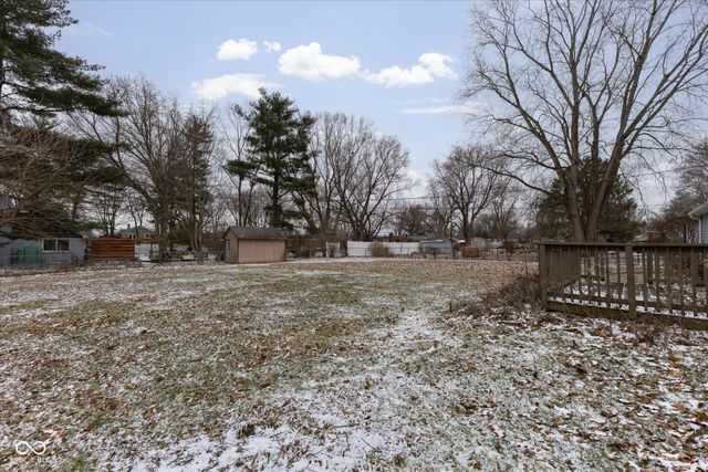 653 Russell Lake W Drive, Zionsville, IN 46077