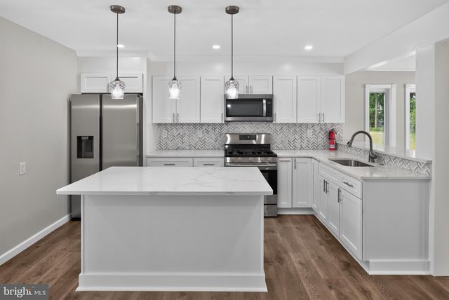 102 RAMBLE RD, Cherry Hill, NJ 08034