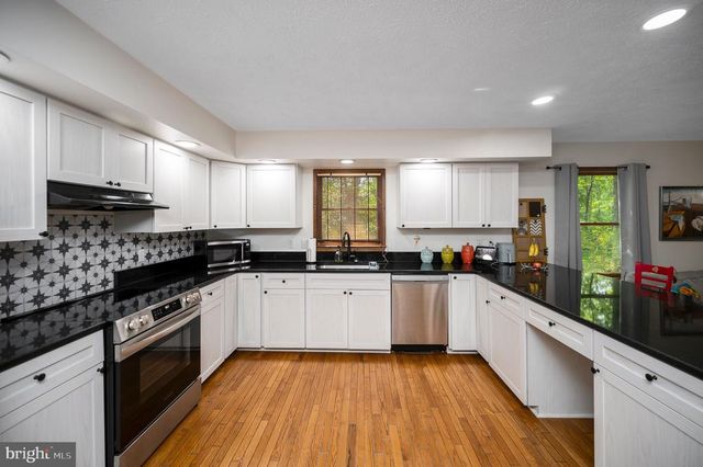 108 WINCHESTER LN, Locust Grove, VA 22508
