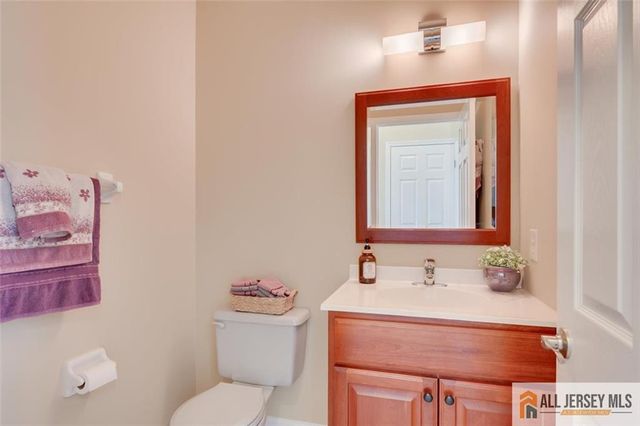 6 Aster Way, South Brunswick, NJ 08810