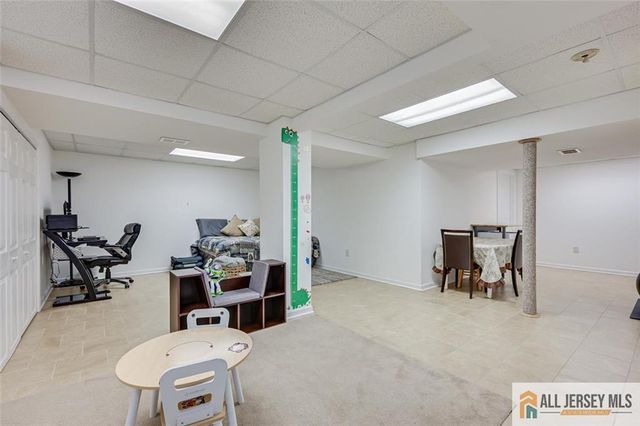 6 Aster Way, South Brunswick, NJ 08810