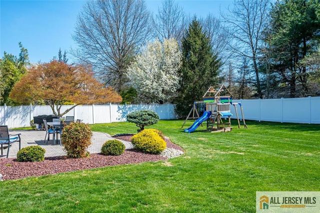 6 Aster Way, South Brunswick, NJ 08810