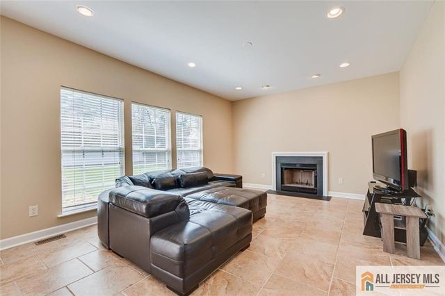 6 Aster Way, South Brunswick, NJ 08810